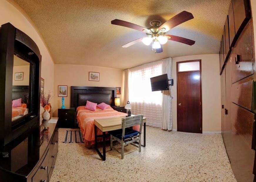 Casa De Las Palmas Guest House Oaxaca ภายนอก รูปภาพ